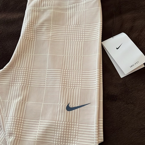 Nike Leggin - Picture 2 of 5
